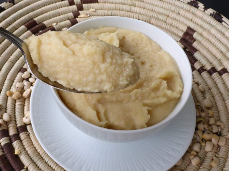 Oshingali (namibische Schwarzaugenbohnen Sauce)