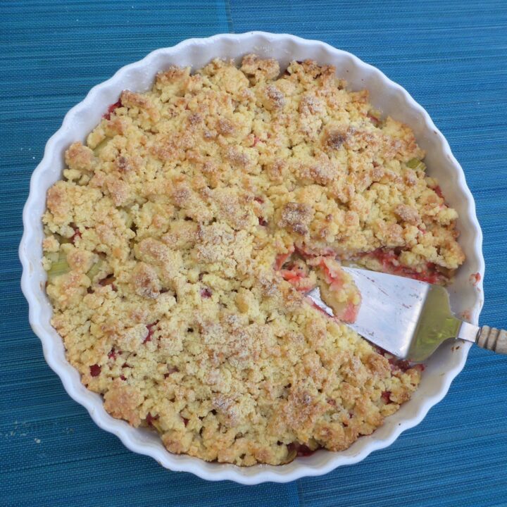 Vegan Strawberry Rhubarb Crisp