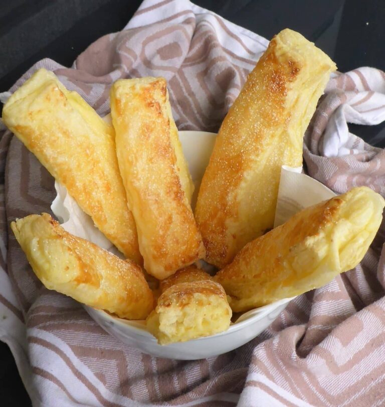 Puff Pastry Cheesecake Pockets