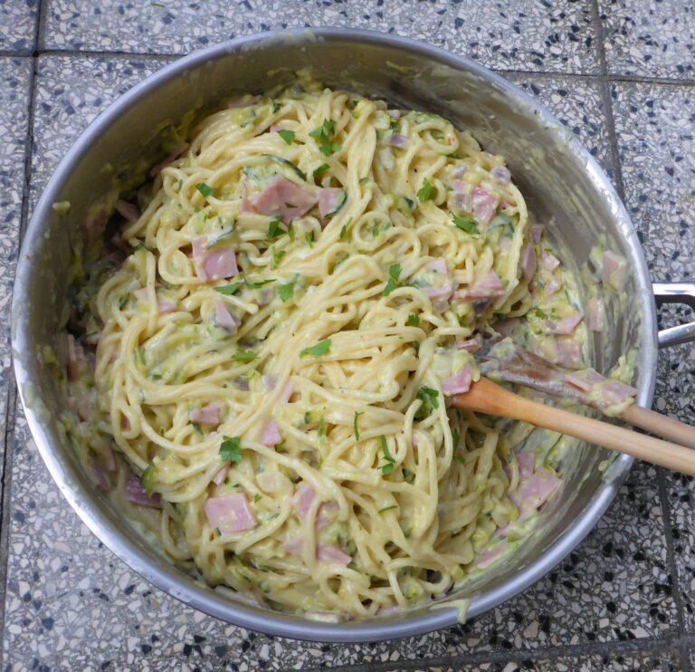 Pasta With Zucchini Sauce