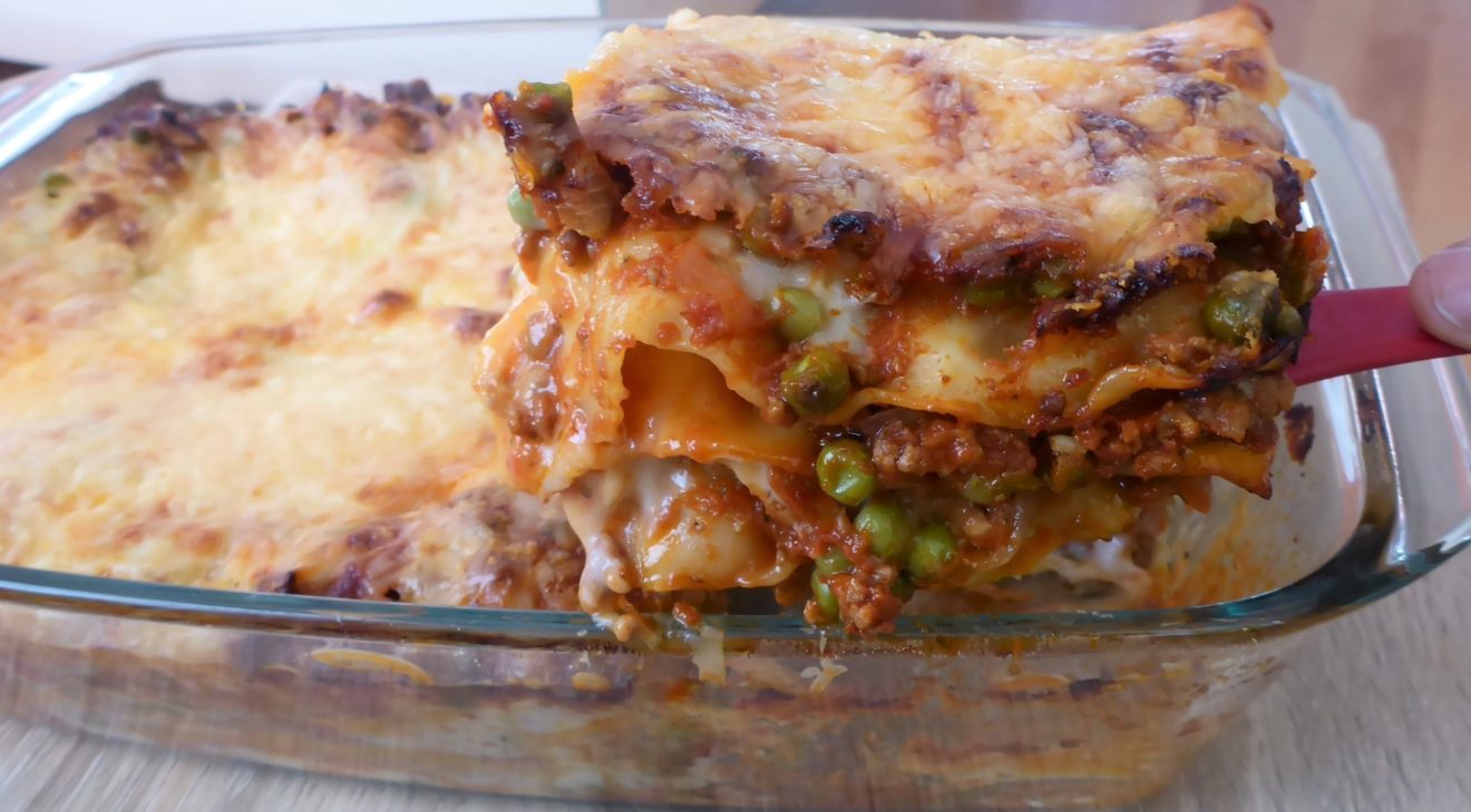 Pork And Beef Lasagna with Bechamel Sauce Ester kocht