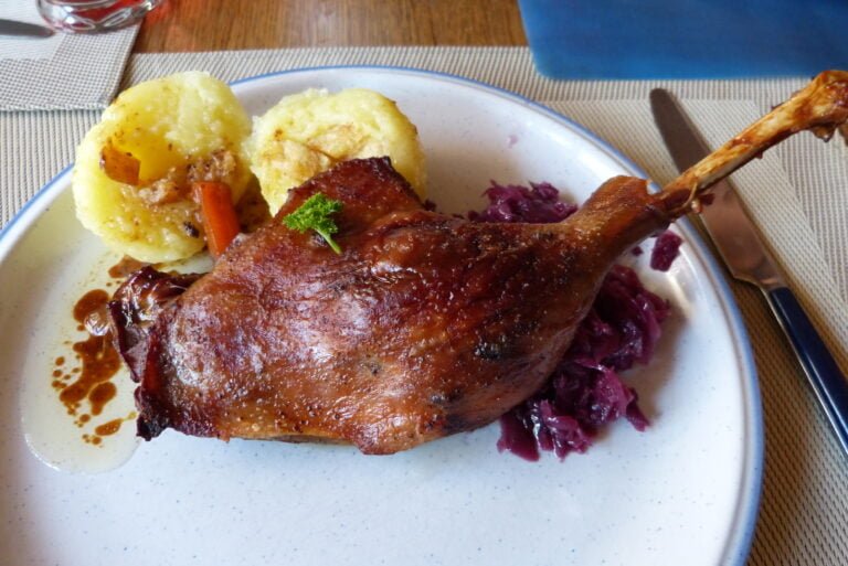 German Roasted Goose Leg And Gravy Recipe