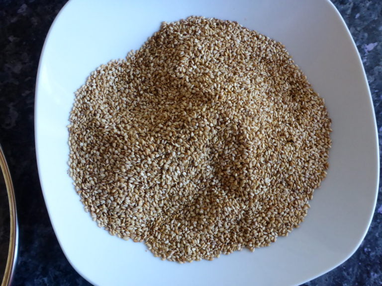 Momos Nepali Ester kocht