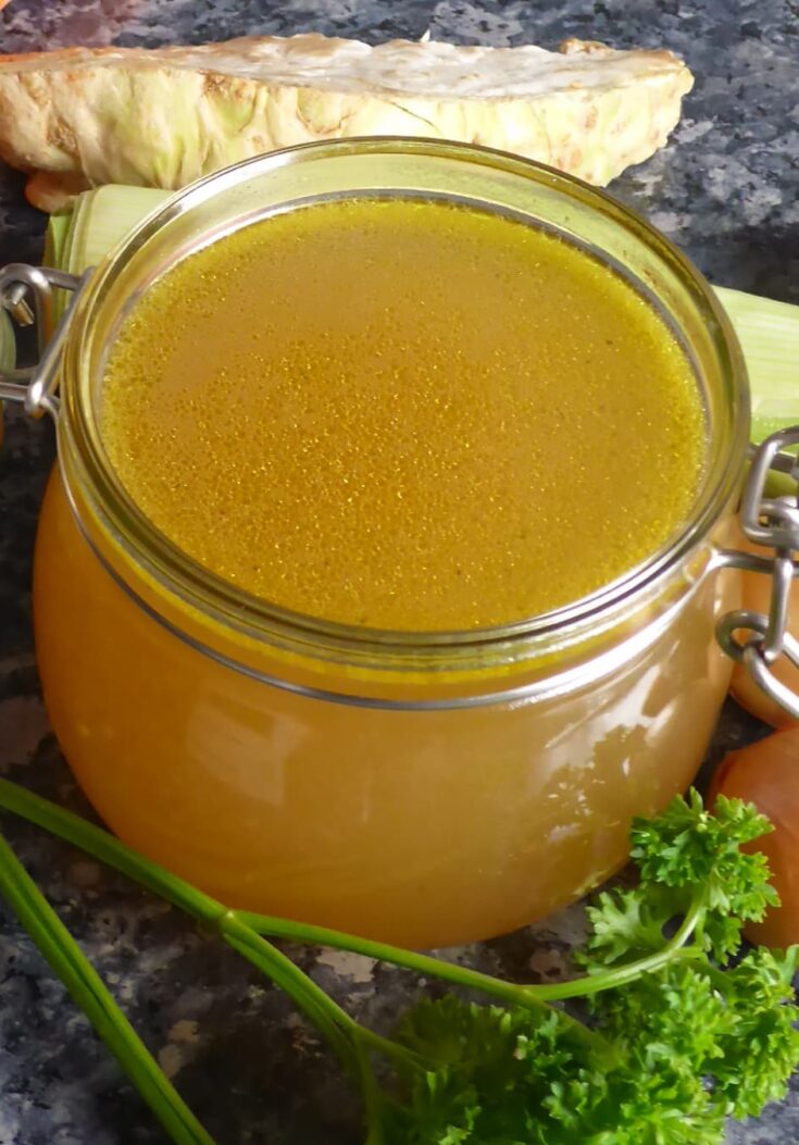 Easy Homemade Vegetable Stock Ester kocht