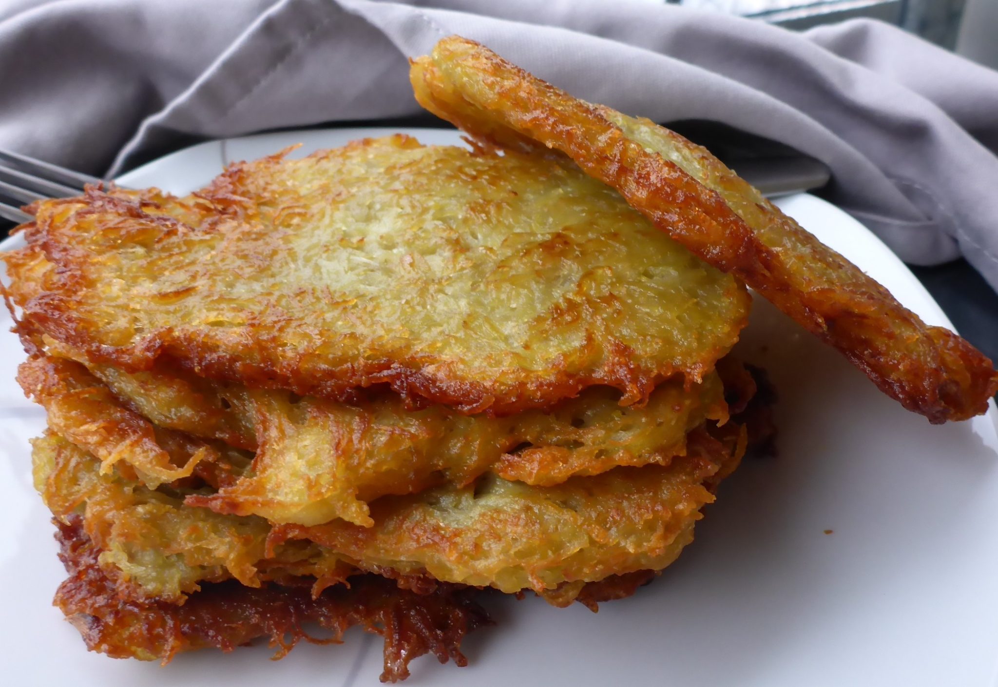German Potato Pancakes (Kartoffelpuffer) Ester kocht
