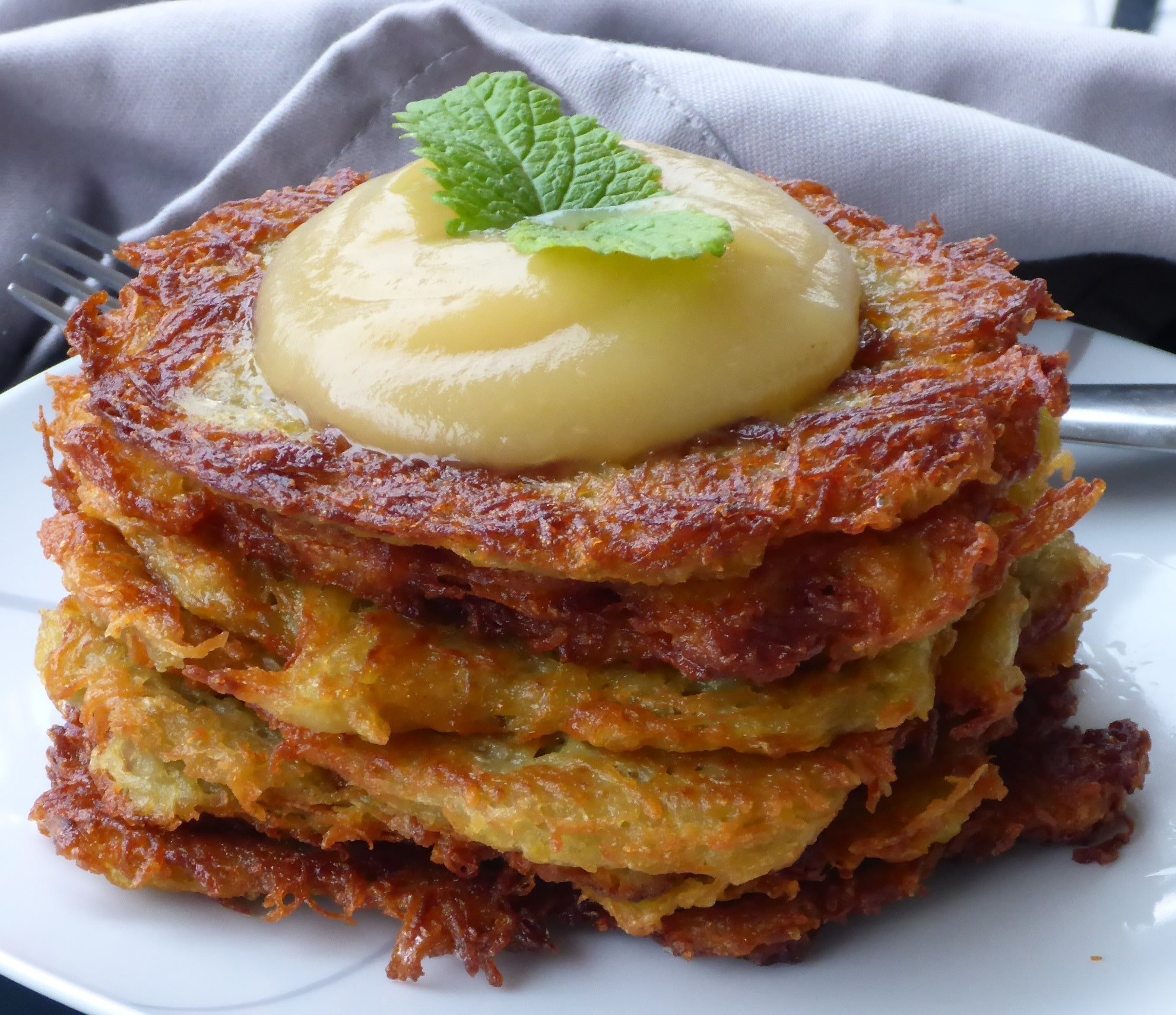 German Potato Pancakes (Kartoffelpuffer) - Ester kocht