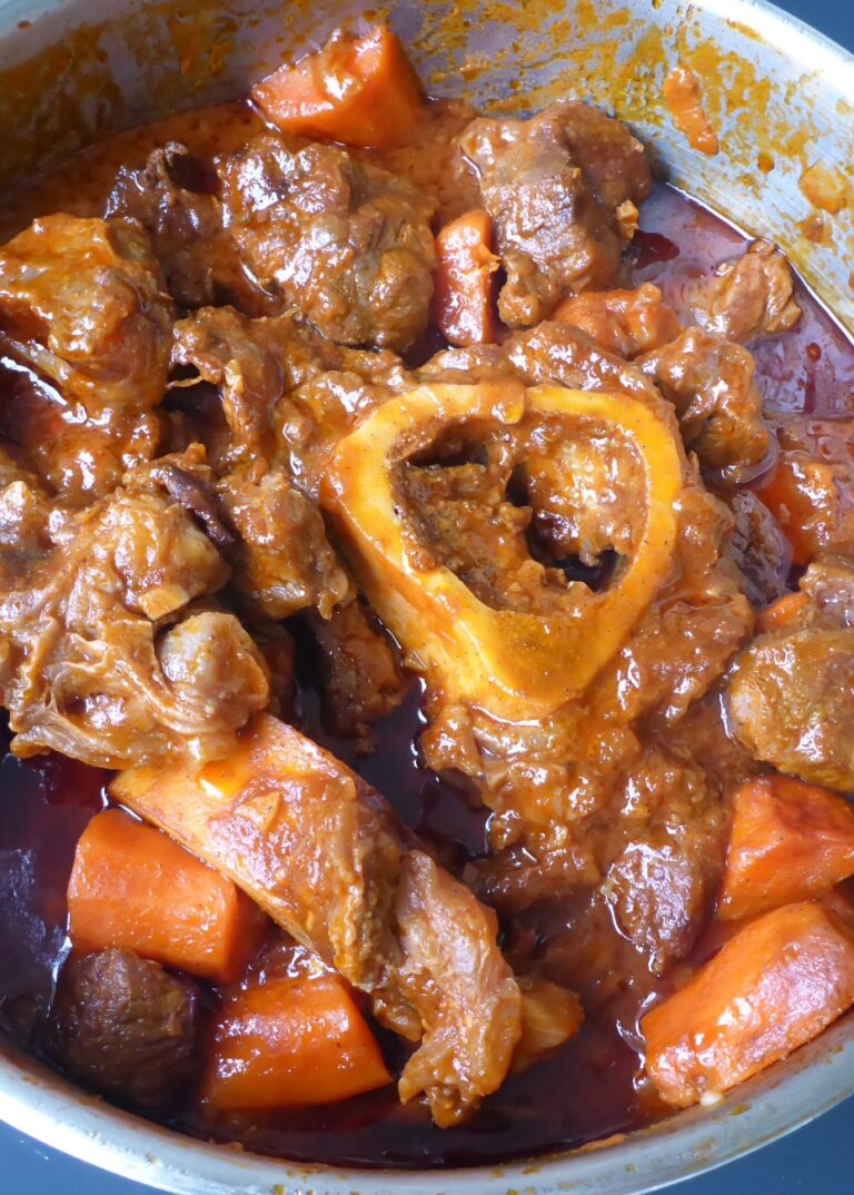 Namibisches Rinderragout (Potjiekos)