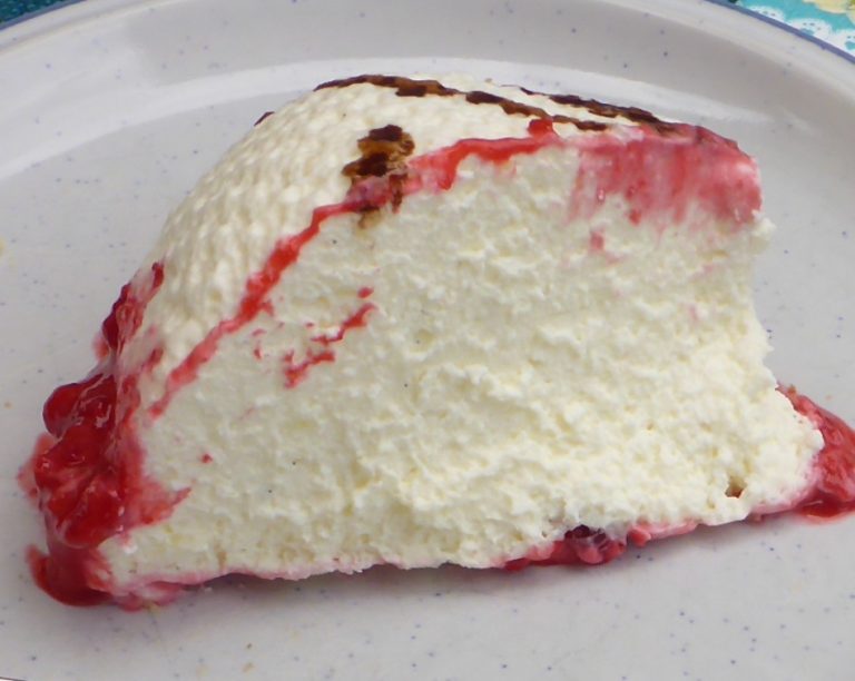 Best Yogurt Cream Dessert With Berries Ester kocht