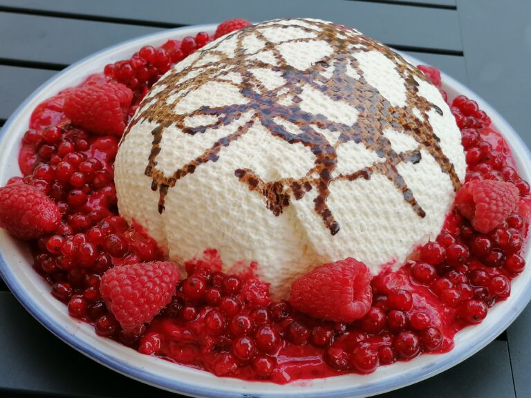 Best Yogurt Cream Dessert With Berries