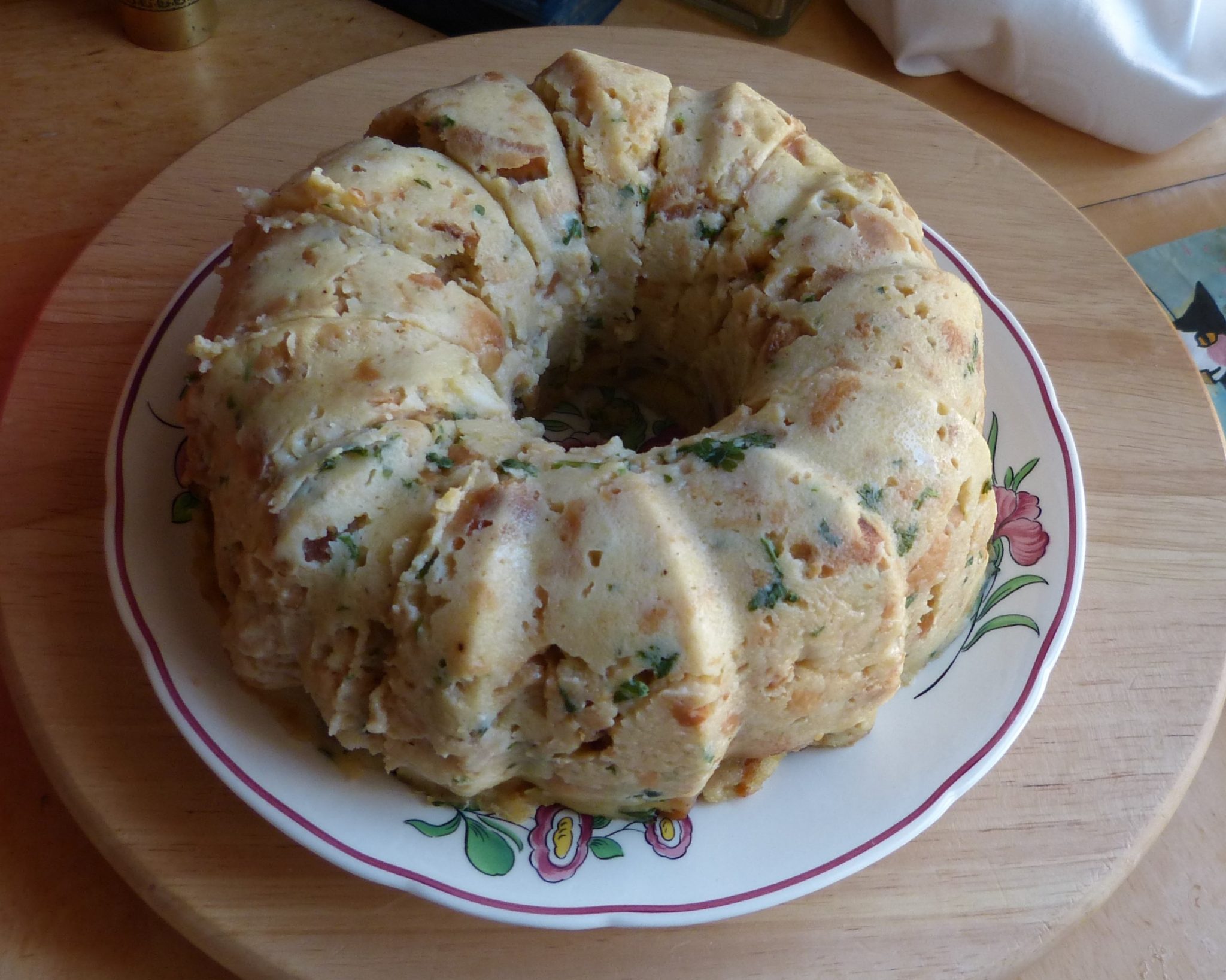 Authentic German Bread Dumpling (Serviettenknoedel) Ester kocht