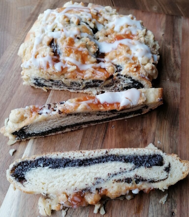 German Poppy Seed Roll (Mohnstriezel)