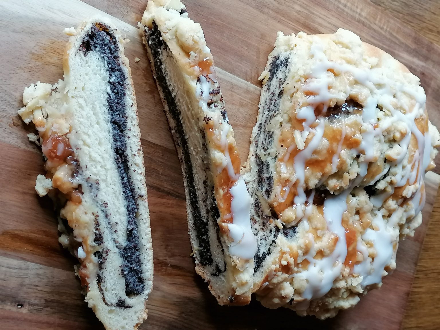 German Poppy Seed Roll (Mohnstriezel) Ester kocht