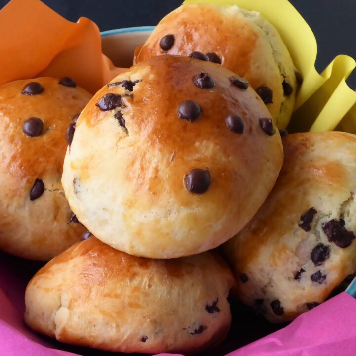 Chocolate Chip Buns WITHOUT Yeast