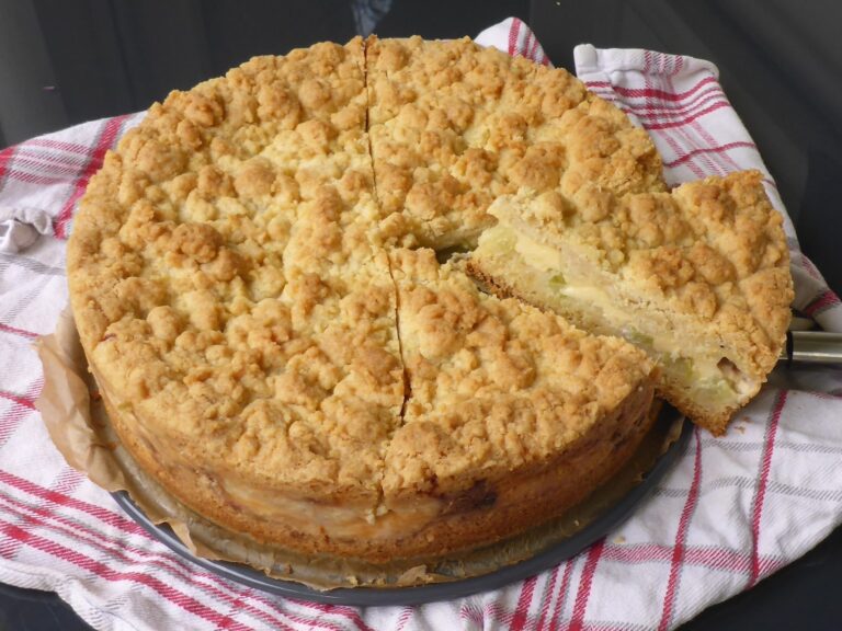 German rhubarb cake with vanilla cream and crumble
