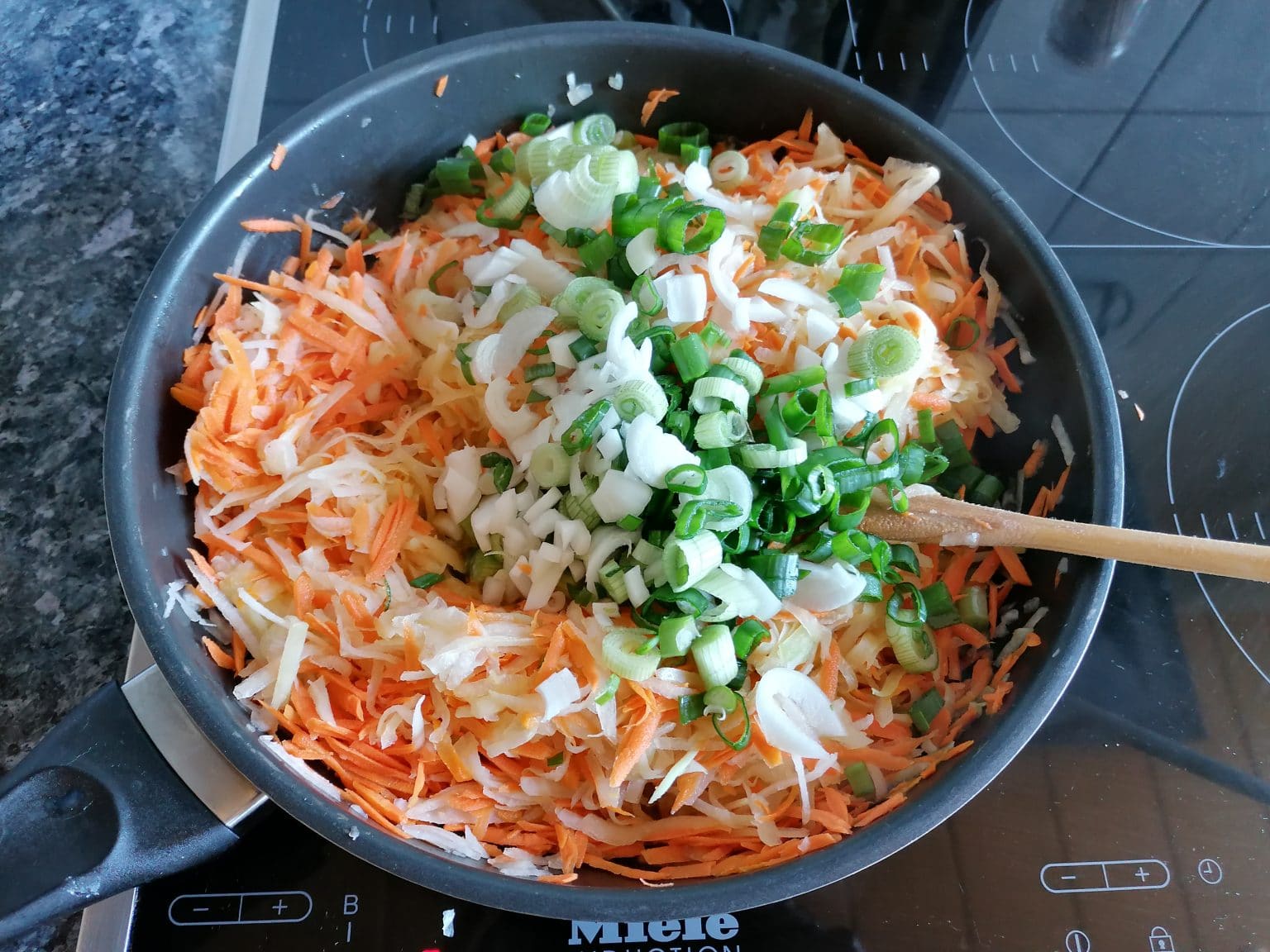 Kohlrabi Quiche With Puff Pastry Ester kocht