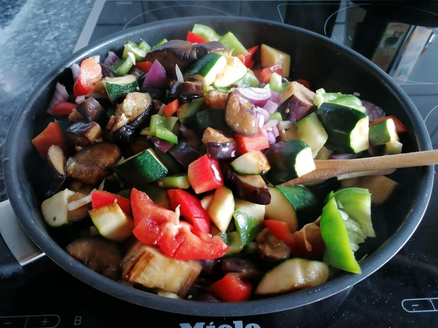 Orientalische Gemüsepfanne (Vegan) - Ester kocht