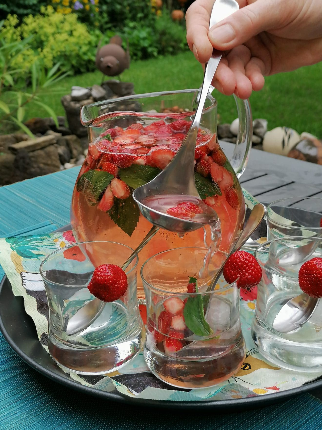 Erdbeerbowle Alkoholfrei - Ester kocht