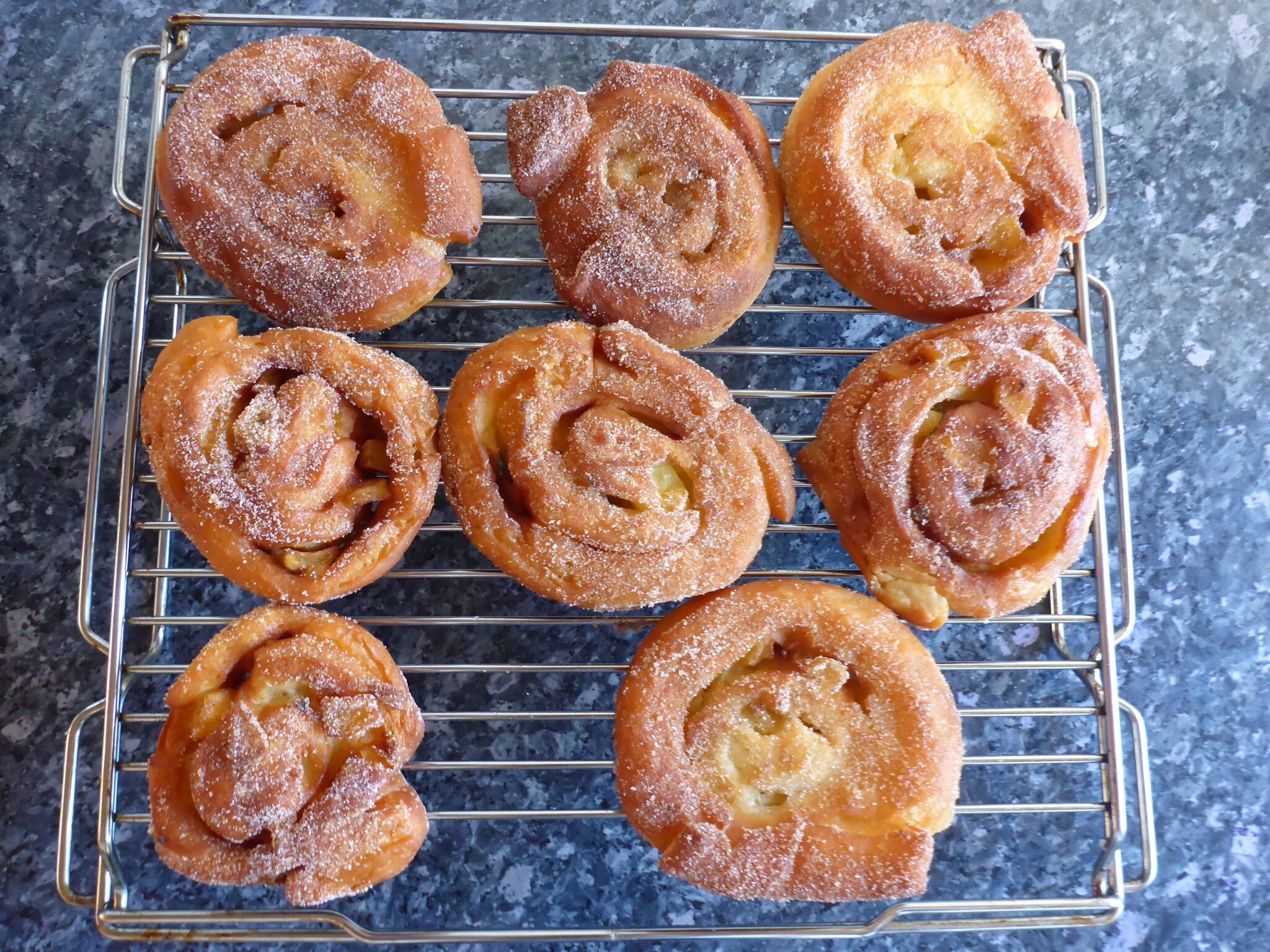 Apfelkrapfen mit Hefe - Ester kocht