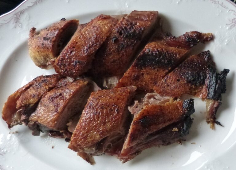 Gänsebrust im Backofen nach Omas Rezept – knusprig & saftig