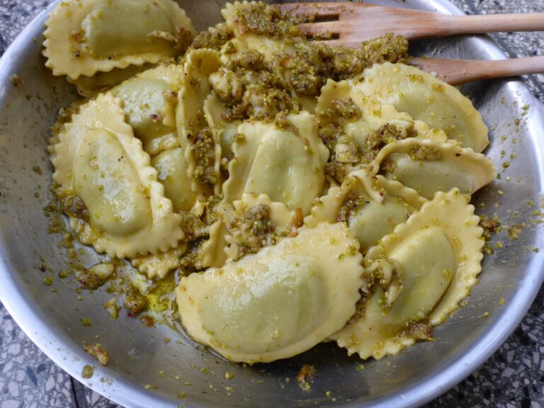 Pasta mit Pistaziensauce