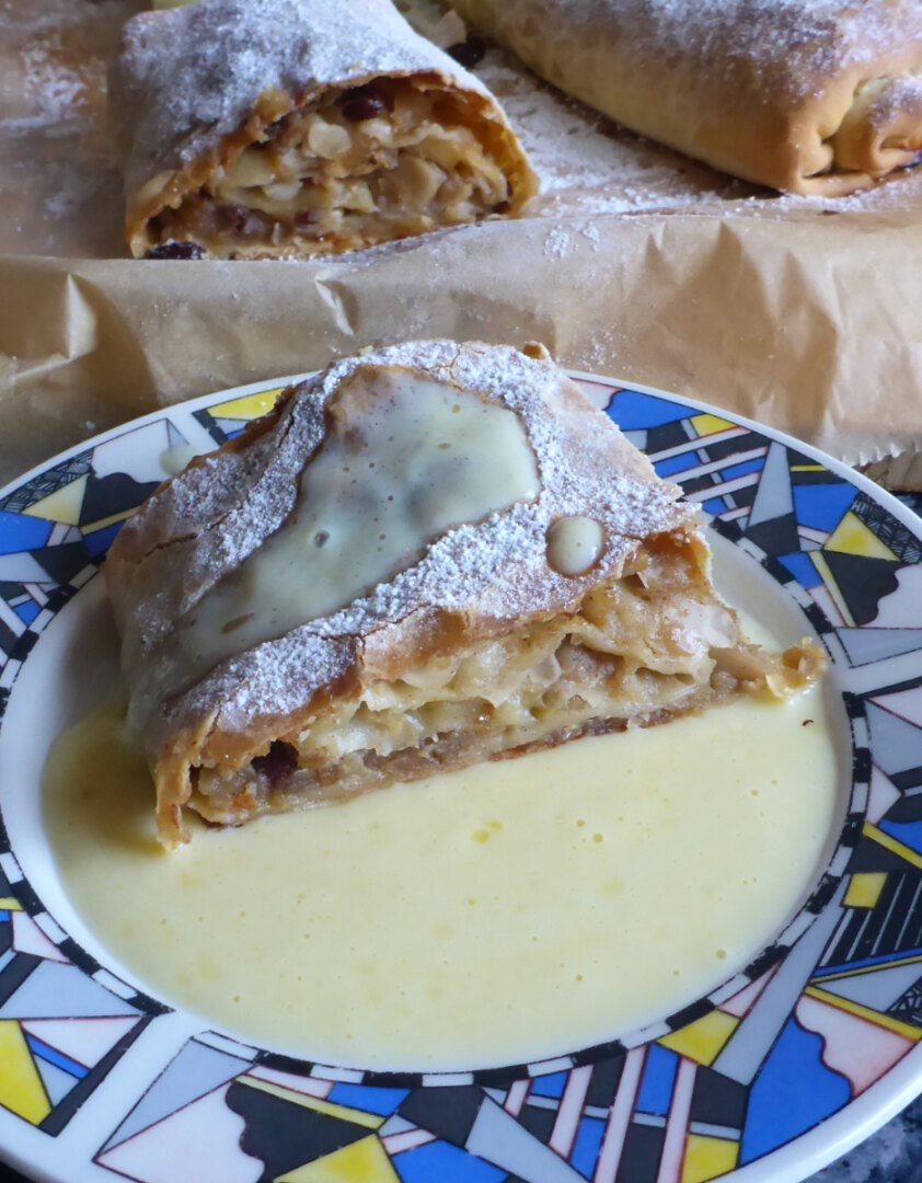 Apfelstrudel With Vanilla Sauce Recipe - Ester kocht