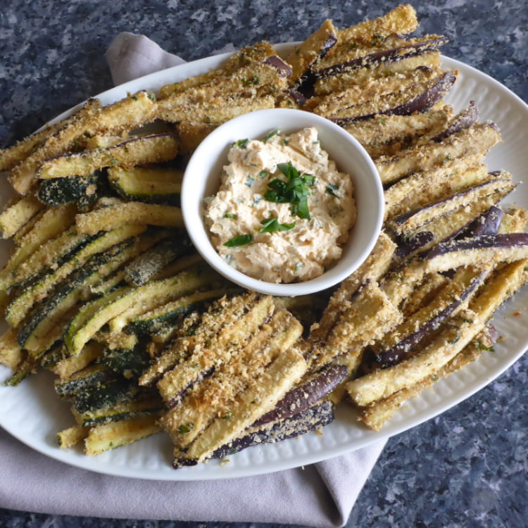 Gebackene Aubergine und Zucchini Streifen