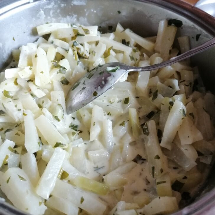 Sauteed Kohlrabi With Cream Sauce