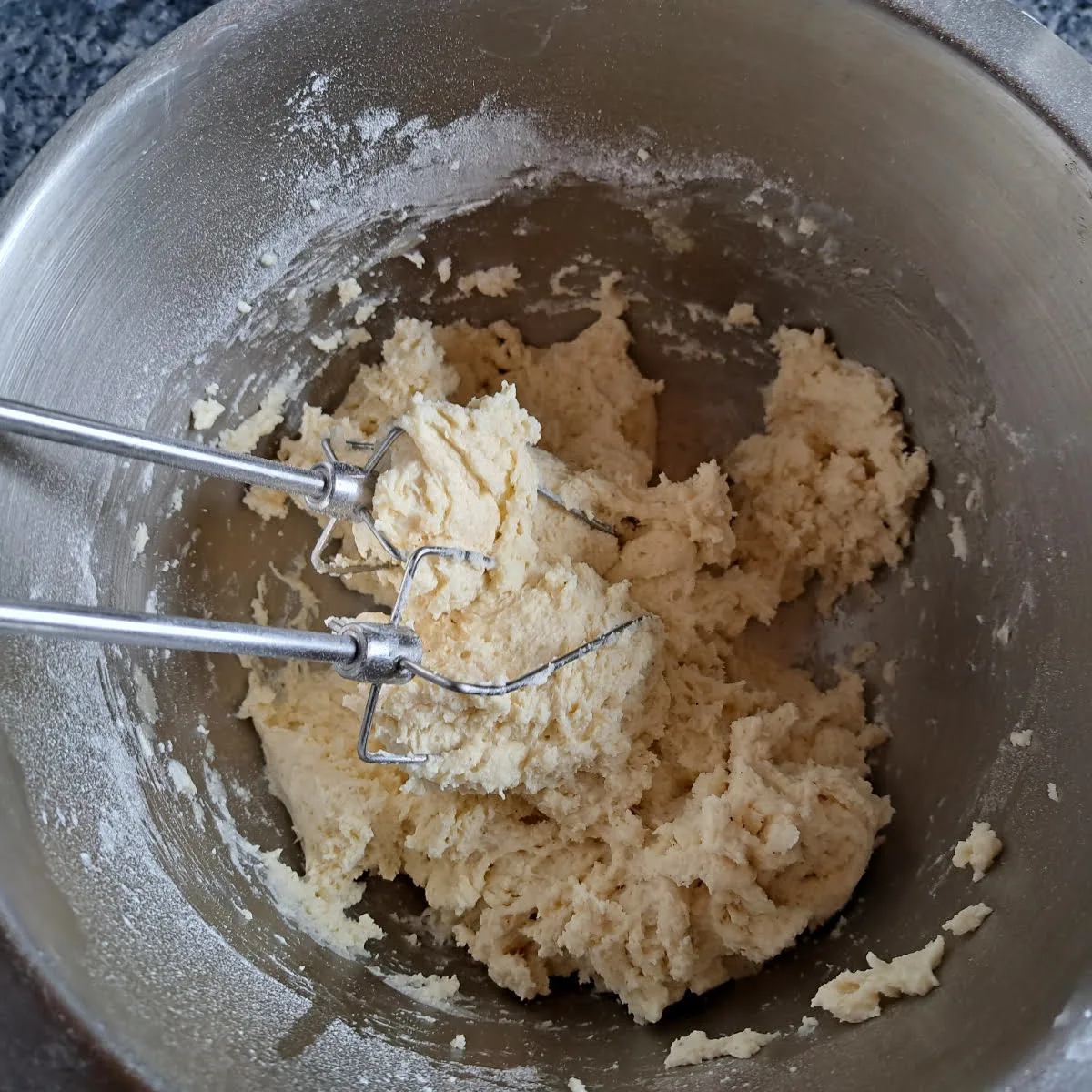 Die Herstellung vom Bärlauchbrot mit Quark -Öl -Teig.