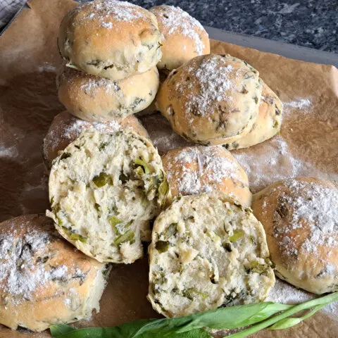 Bärlauchbrötchen aus Hefeteig