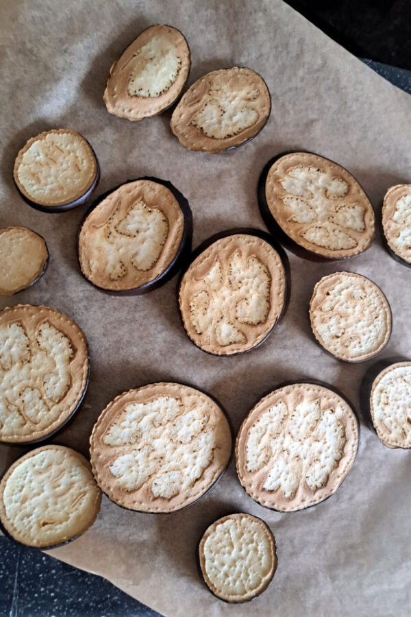 Bärlauchpizza Rezept – vegetarische Pizza mit Pesto statt Tomatensoße ... Bärlauchpizza Rezept – vegetarische Pizza mit Pesto statt Tomatensoße ...